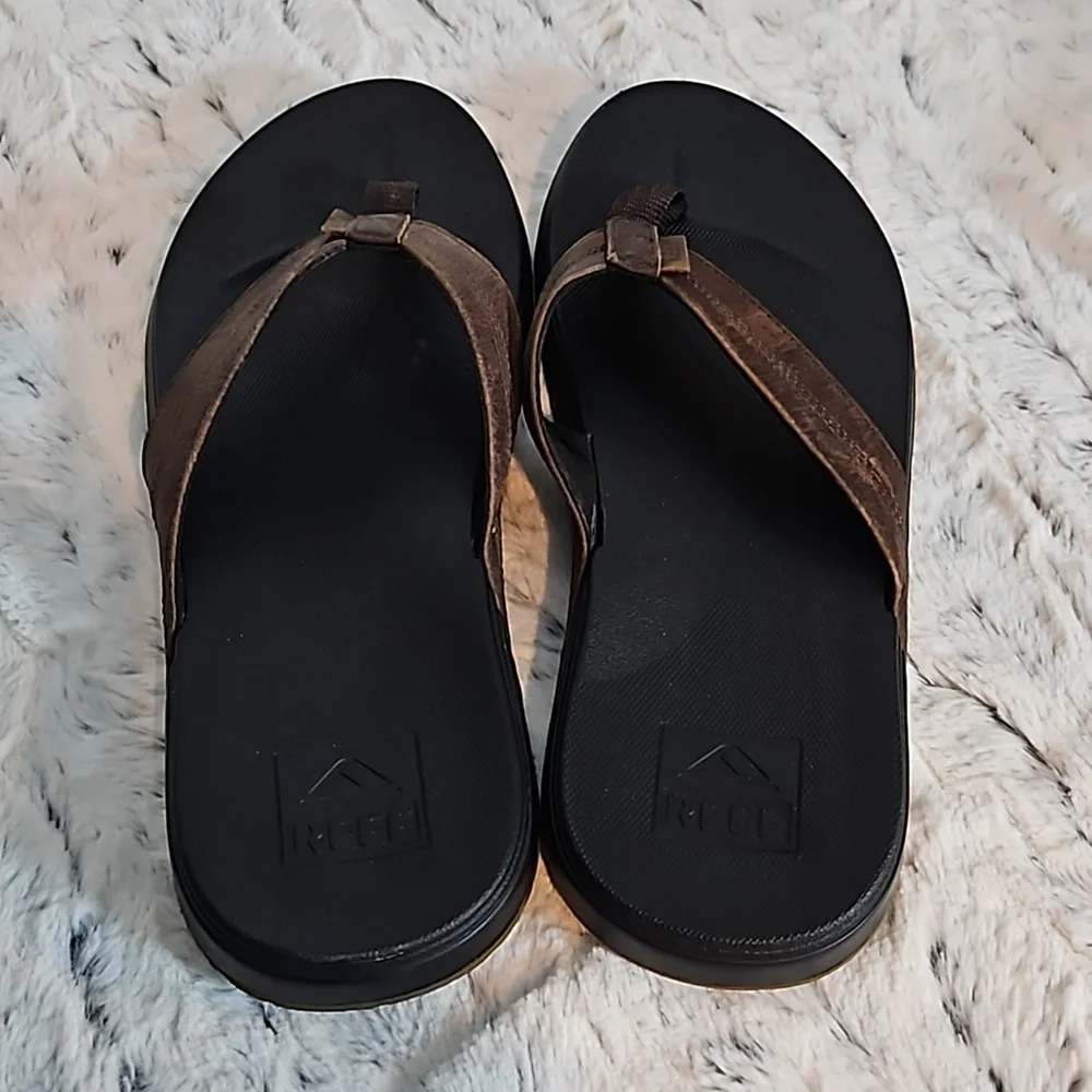 Reef sandals - Picture 2 of 5